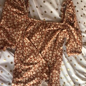 Socialite puffed sleeves top